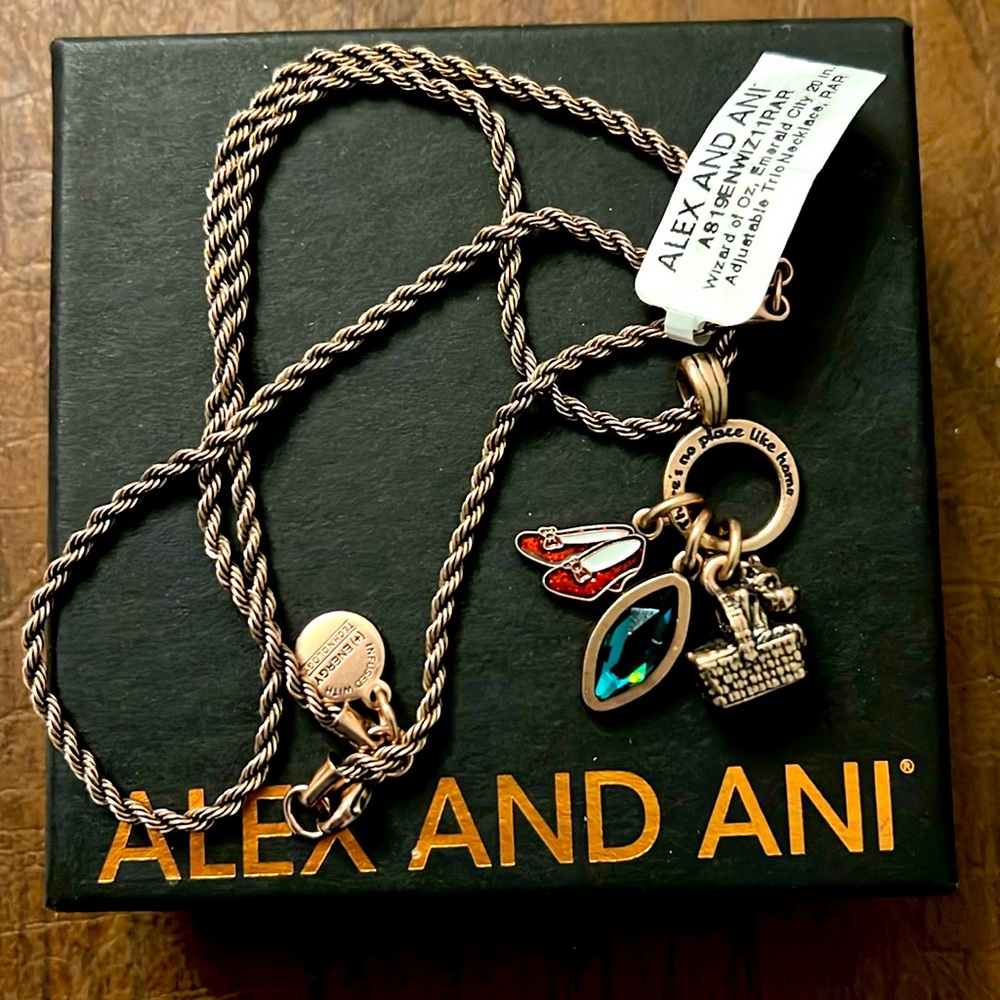 Alex and Ani Wizard of Oz Emerald City Adjustable 20” Rose Gold necklace NWT/box